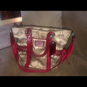 ♥️Rare, Signature Coach Tote adorable details.♥️